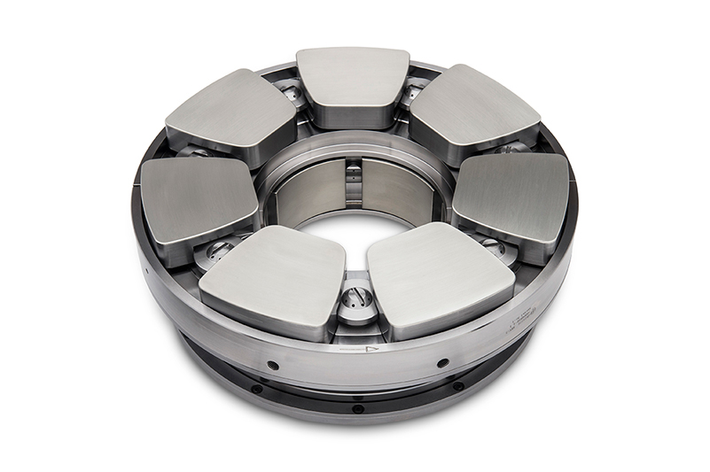 Combination hydrodynamic tilt pad bearing